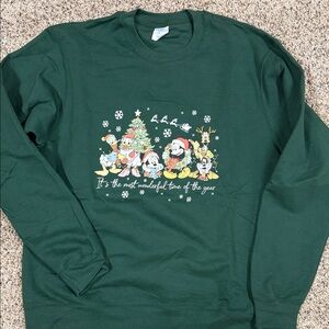 Gildan Green Festive Sweatshirt with Mickey and friends